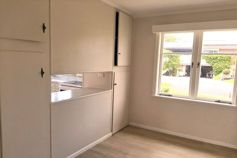 Photo of property in 10 Oakdale Road, Mount Roskill, Auckland, 1041