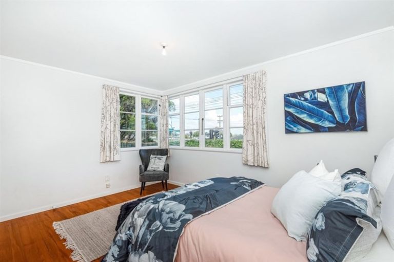 Photo of property in 1/178 Lake Road, Belmont, Auckland, 0622