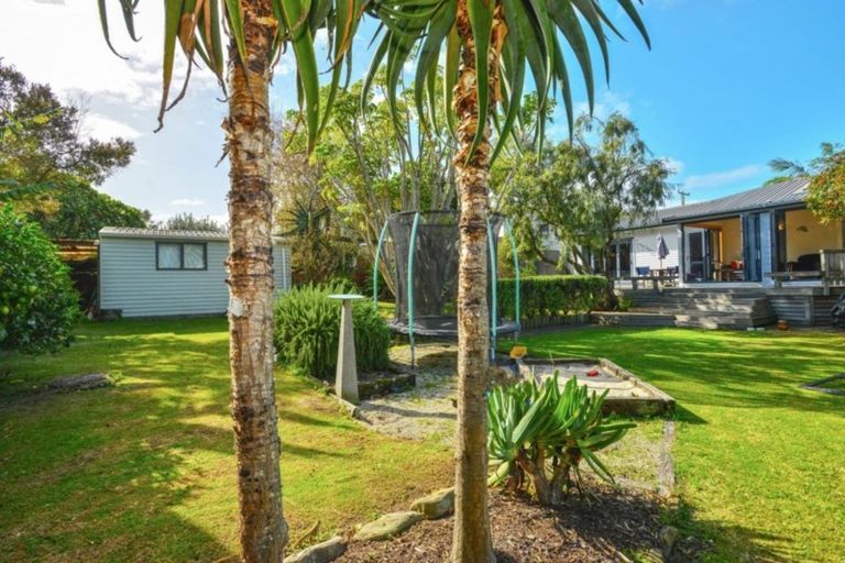 Photo of property in 18 Lysnar Street, Okitu, Gisborne, 4010