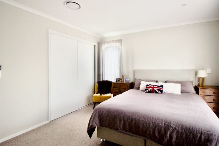 Photo of property in 7 Uma Grove, Hobsonville, Auckland, 0616