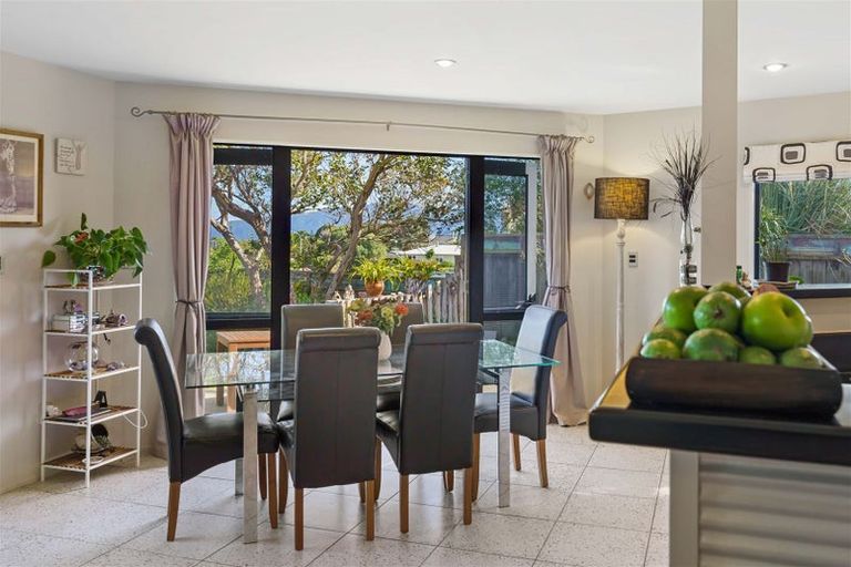 Photo of property in 4 Flaxmere Street, Waikanae Beach, Waikanae, 5036