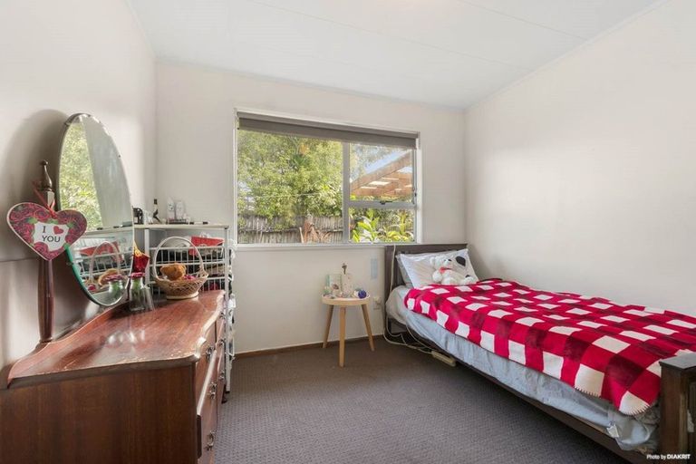 Photo of property in 78 Reynella Drive, Massey, Auckland, 0614