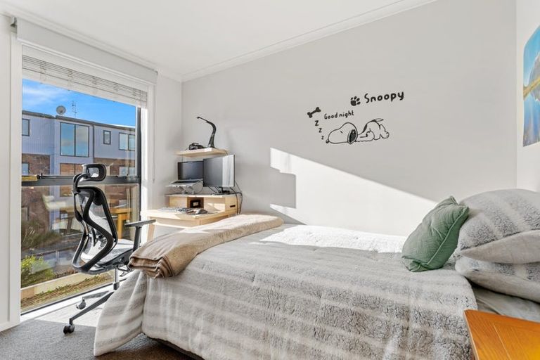 Photo of property in 10 Uku Lane, Hobsonville, Auckland, 0616