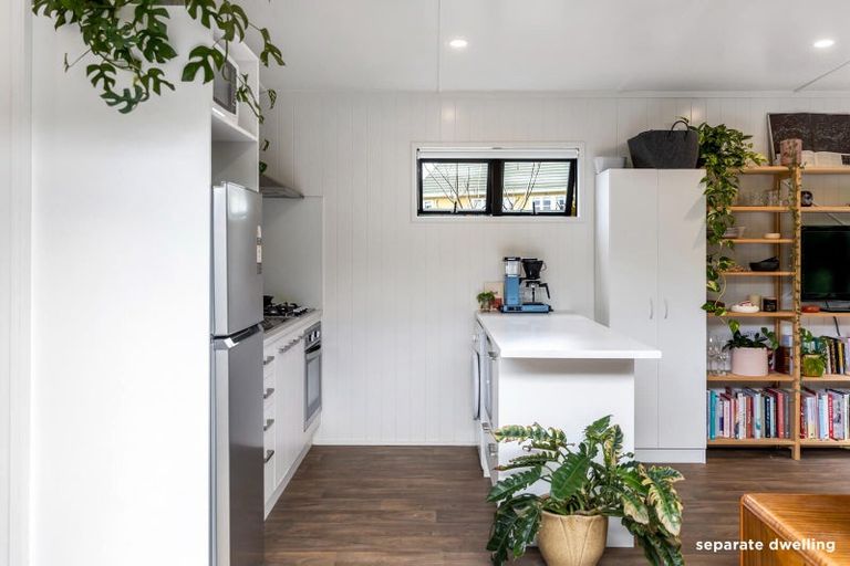 Photo of property in 16 Rossgrove Terrace, Mount Albert, Auckland, 1025