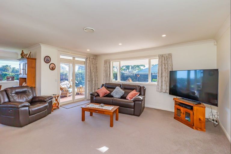 Photo of property in 68a Mako Mako Road, Levin, 5510