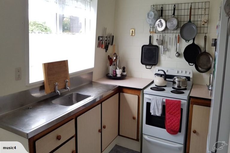 Photo of property in 2/50 Buckley Road, Southgate, Wellington, 6023