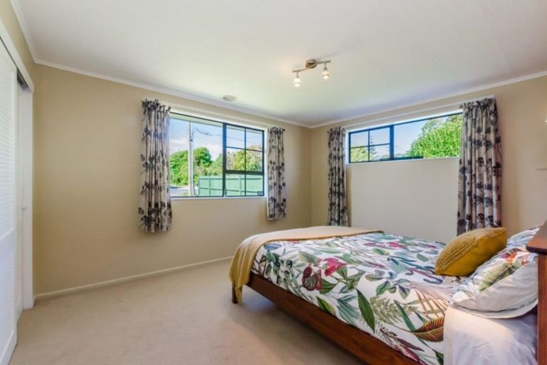 Photo of property in 34 Greenaway Road, Waikanae, 5036