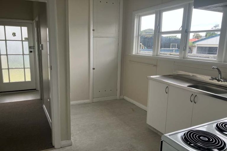 Photo of property in 12 Hardy Street, New Brighton, Christchurch, 8061