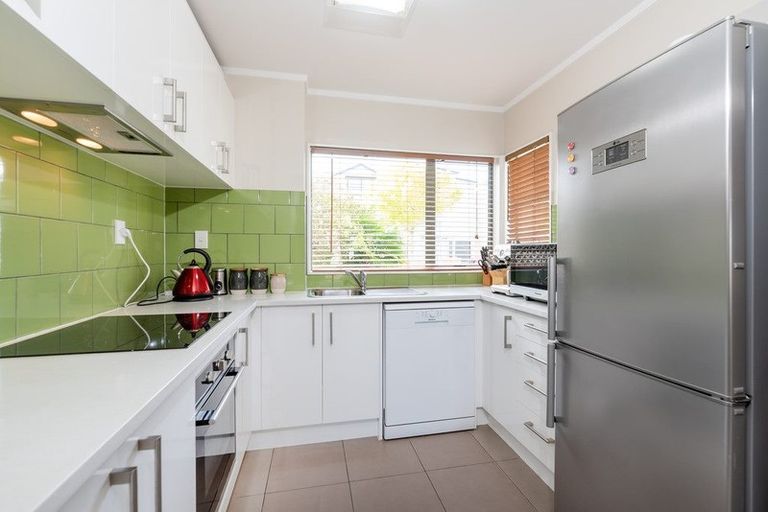 Photo of property in 25 Stephen Avenue, Henderson, Auckland, 0610