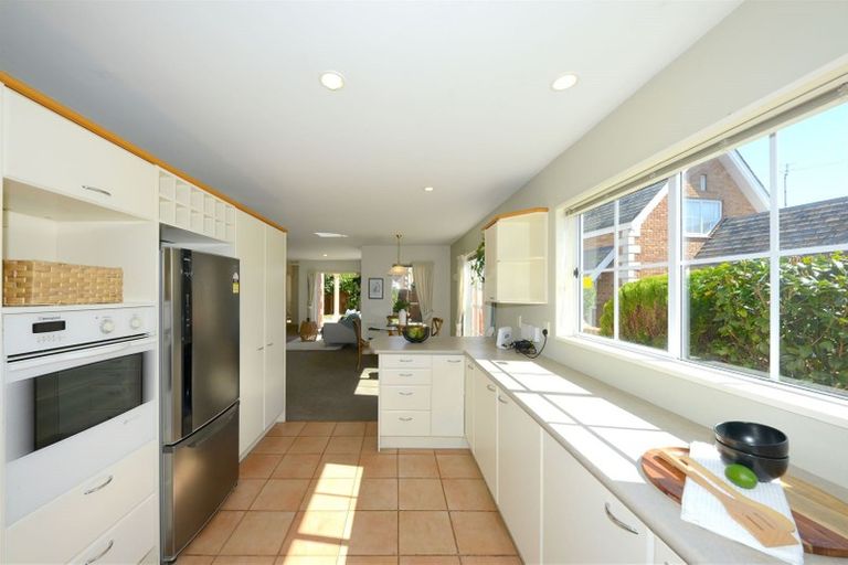 Photo of property in 233 Avonhead Road, Avonhead, Christchurch, 8042