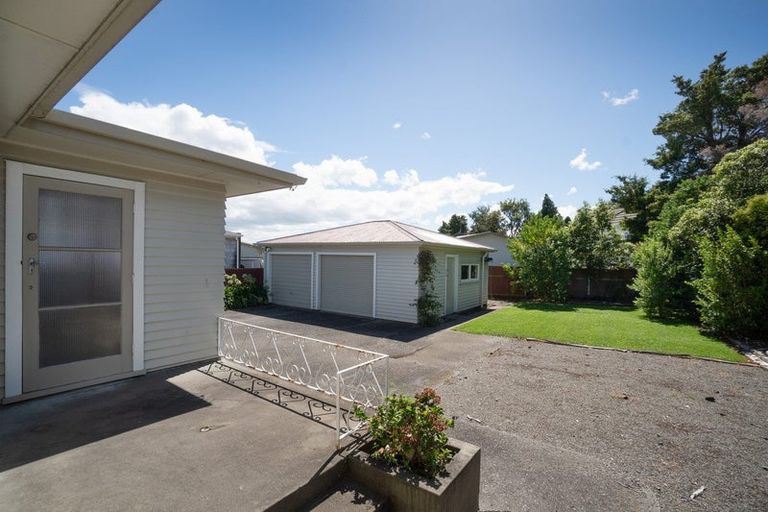 Photo of property in 6 Lowestoft Place, West End, Palmerston North, 4412