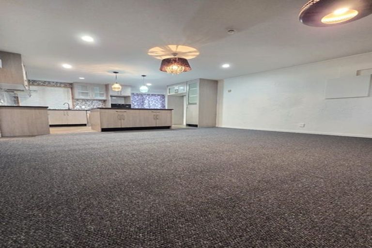 Photo of property in 14 Waimana Road, Conifer Grove, Takanini, 2112
