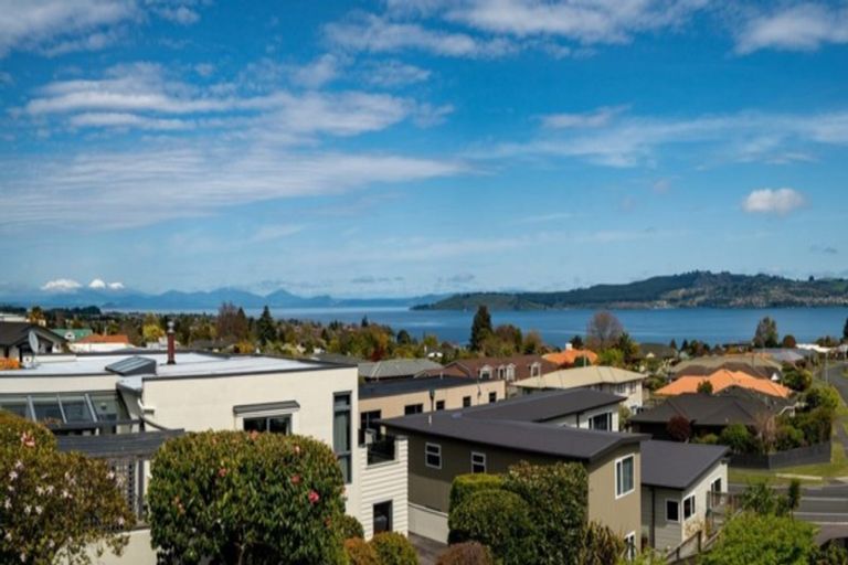 Photo of property in 61 Arrowsmith Avenue, Waipahihi, Taupo, 3330