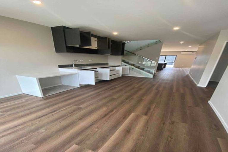 Photo of property in 24 Bendridge Street, Flat Bush, Auckland, 2019