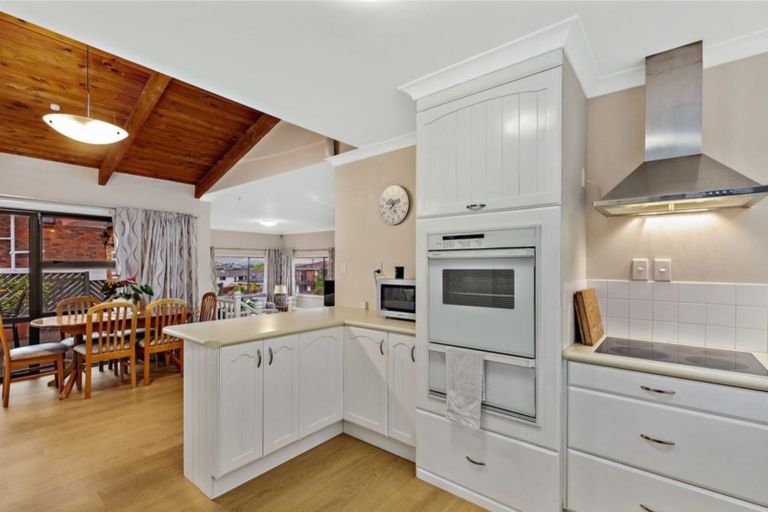 Photo of property in 22 White Heron Drive, Massey, Auckland, 0614