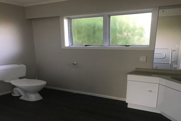 Photo of property in 50 Bleakhouse Road, Howick, Auckland, 2014