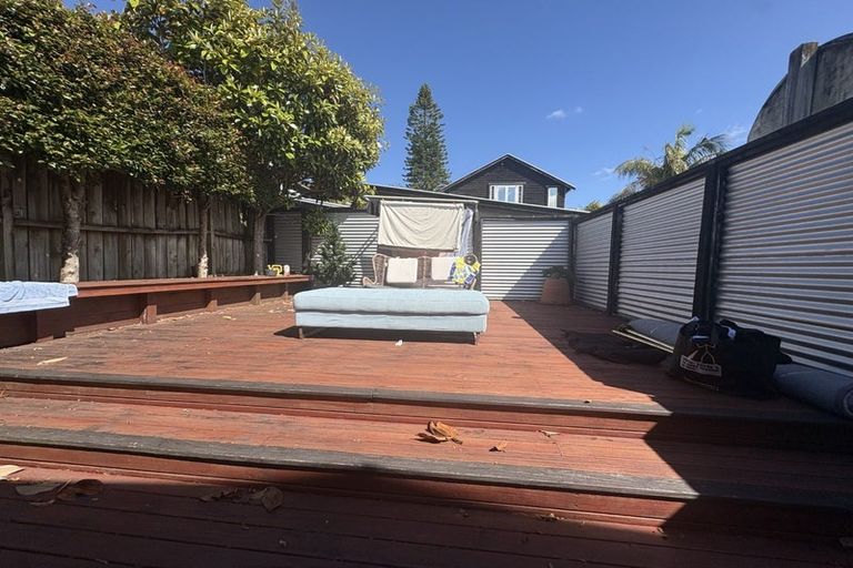 Photo of property in 16 Glenvar Road, Torbay, Auckland, 0630