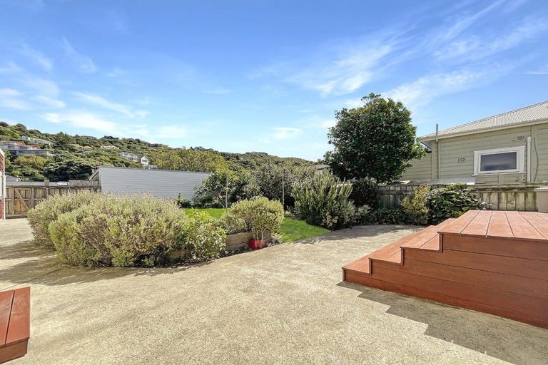 Photo of property in 128 Derwent Street, Island Bay, Wellington, 6023