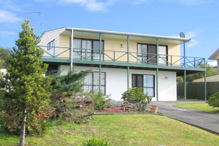 Photo of property in 11 Kotuku Place, Snells Beach, 0920