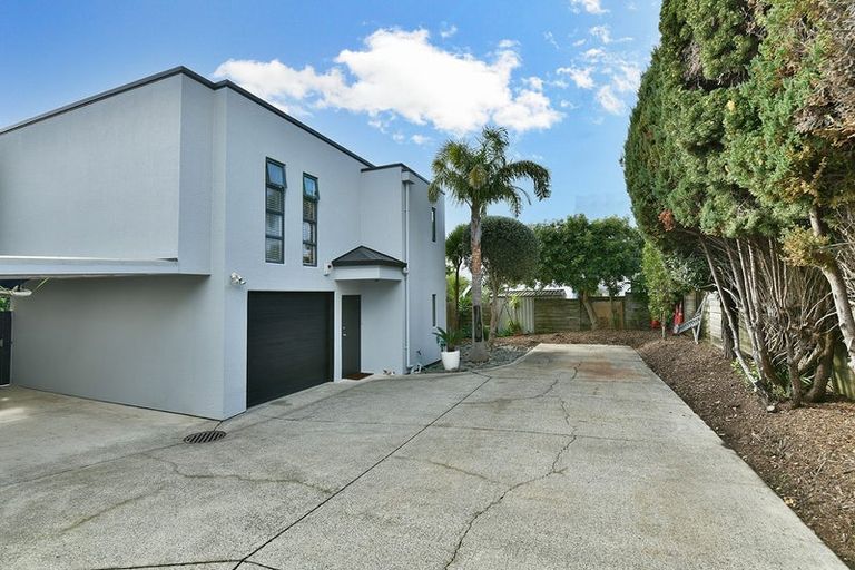 Photo of property in 2/1376 Whangaparaoa Road, Army Bay, Whangaparaoa, 0930