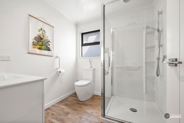 Photo of property in 1a Hay Street, Ebdentown, Upper Hutt, 5018