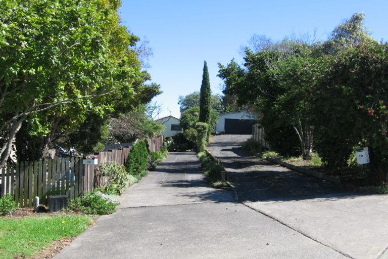 Photo of property in 20 Peterhouse Place, West Harbour, Auckland, 0618