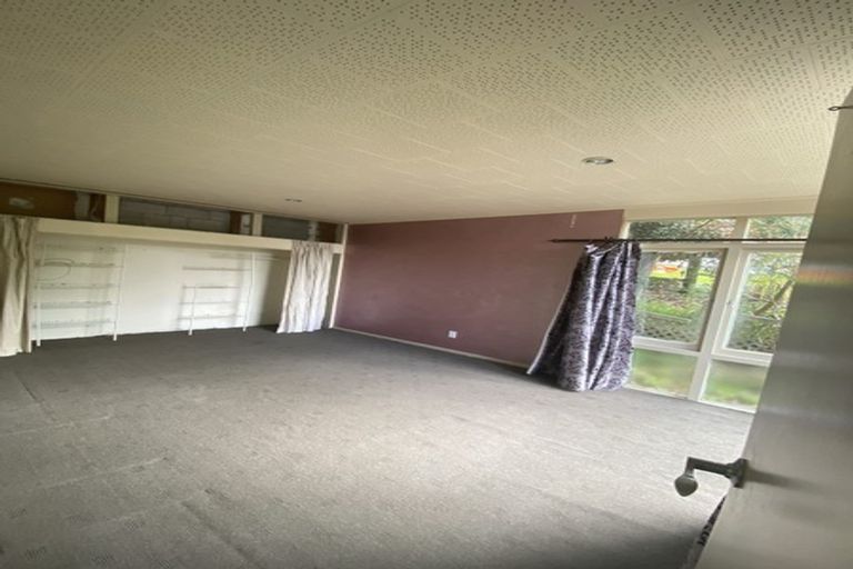 Photo of property in 16 De Val Drive, Titirangi, Auckland, 0604