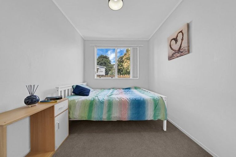 Photo of property in 2/10 Norrie Smith Avenue, Flat Bush, Auckland, 2023