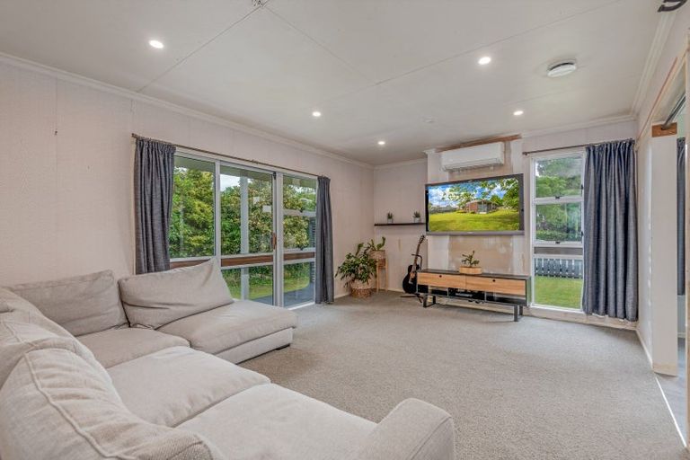 Photo of property in 19 Wikiriwhi Crescent, Awapuni, Palmerston North, 4412