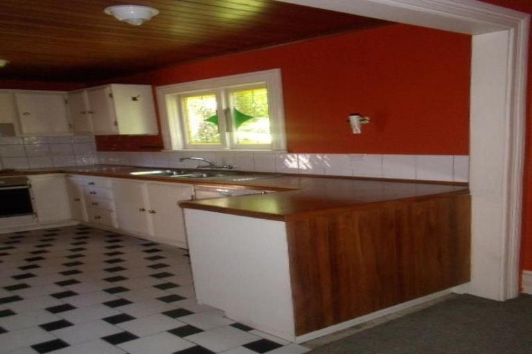 Photo of property in 17 Cameron Road, Bluff Hill, Napier, 4110