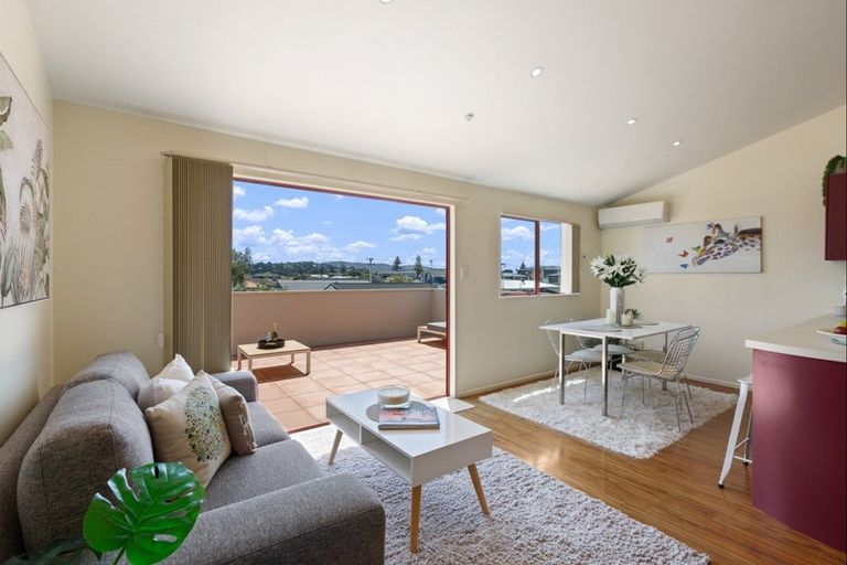 Photo of property in 33f Florence Avenue, Orewa, 0931