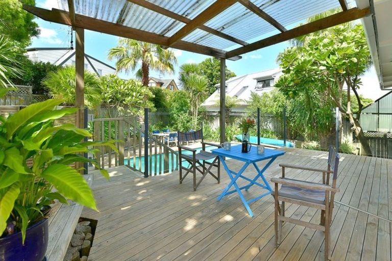 Photo of property in 1/19 Bowman Road, Forrest Hill, Auckland, 0620