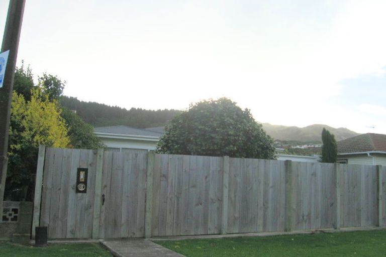 Photo of property in 37 Beauchamp Street, Tawa, Wellington, 5028