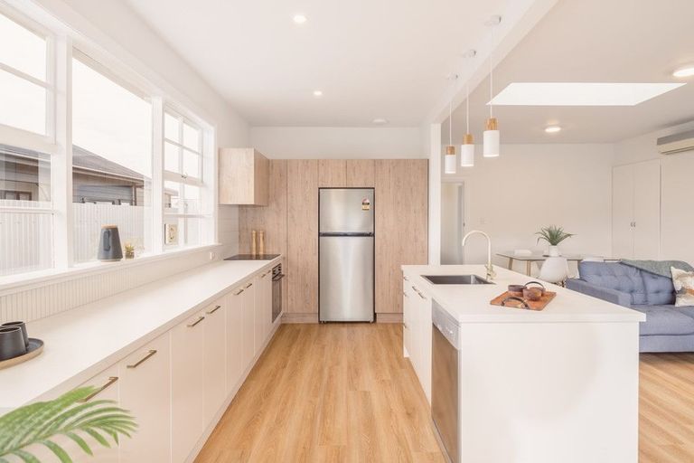 Photo of property in 119 Bowhill Road, New Brighton, Christchurch, 8083