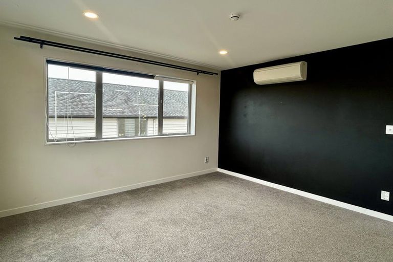 Photo of property in 16 Kaipuke Crescent, Gulf Harbour, Whangaparaoa, 0930