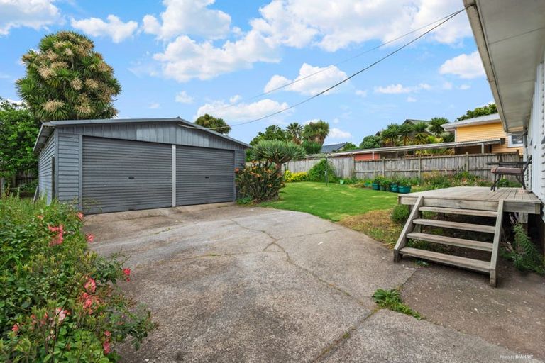 Photo of property in 12 Alan Avenue, Henderson, Auckland, 0610