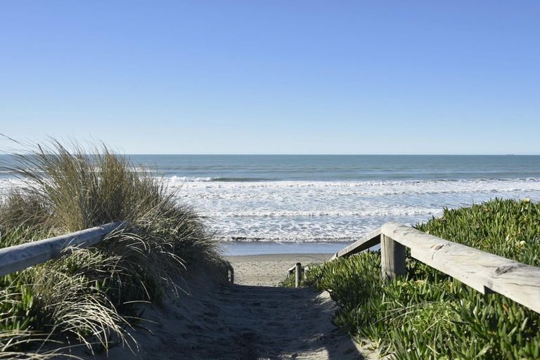 Photo of property in 90 Aston Drive, Waimairi Beach, Christchurch, 8083