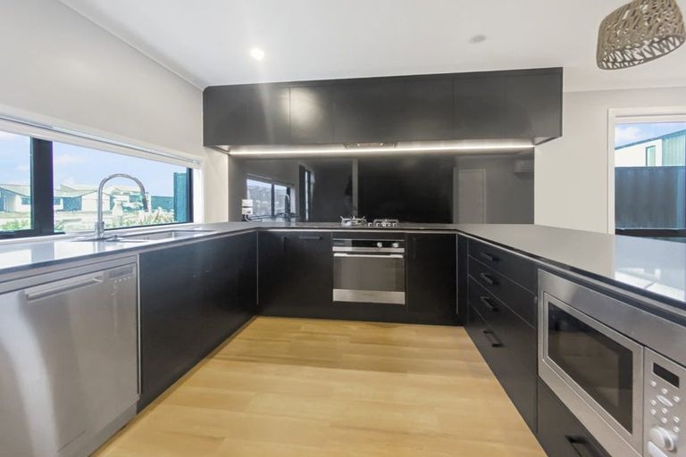 Photo of property in 9 Mawai Hakona Drive, Wallaceville, Upper Hutt, 5018