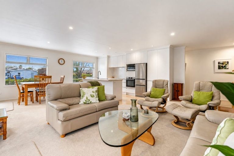 Photo of property in 14 Hatton Road, Orewa, 0931