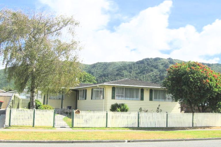 Photo of property in 93 California Drive, Totara Park, Upper Hutt, 5018