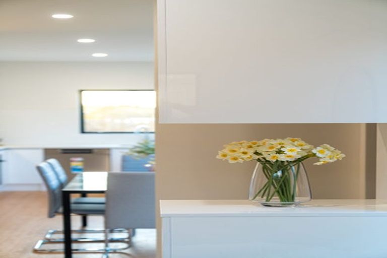 Photo of property in 23a West Harbour Drive, West Harbour, Auckland, 0618