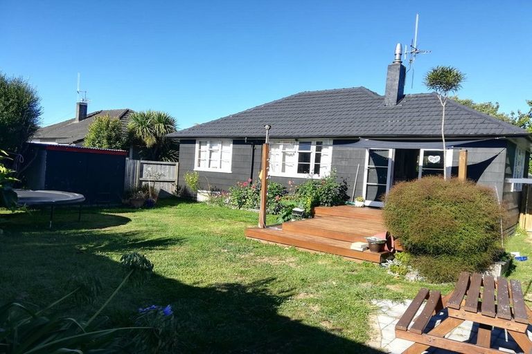 Photo of property in 19 Willis Street, Bader, Hamilton, 3206