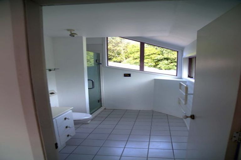 Photo of property in 2/18 The Esplanade, Castor Bay, Auckland, 0620