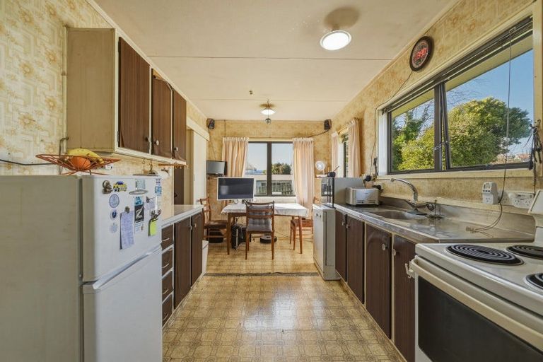Photo of property in 35 Rewarewa Street, Owhata, Rotorua, 3010