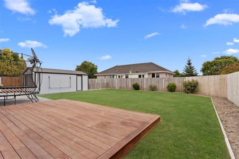Photo of property in 12 Tralee Place, Bishopdale, Christchurch, 8053