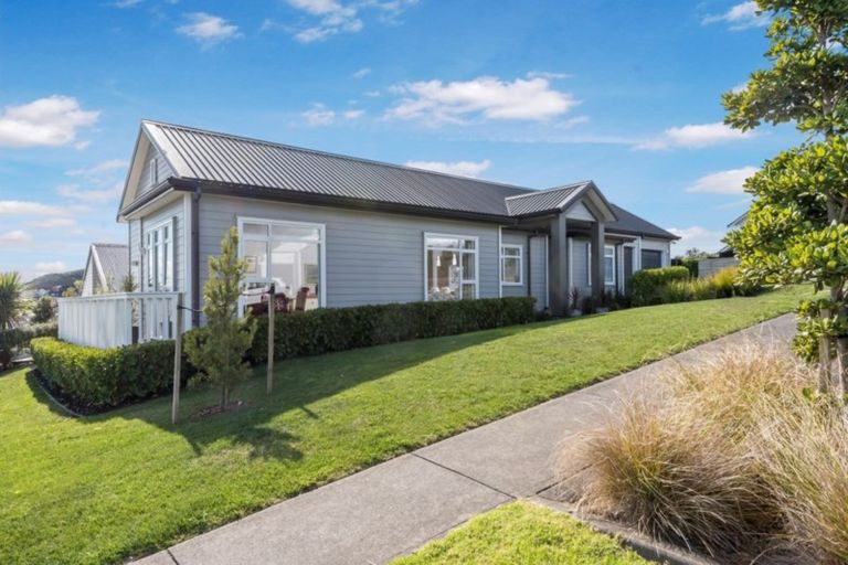 Photo of property in 8 Ridge View Crescent, Pukekohe, 2120