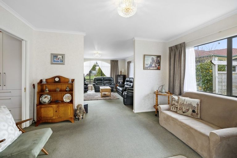 Photo of property in 14 Shelter Grove, Frankleigh Park, New Plymouth, 4310