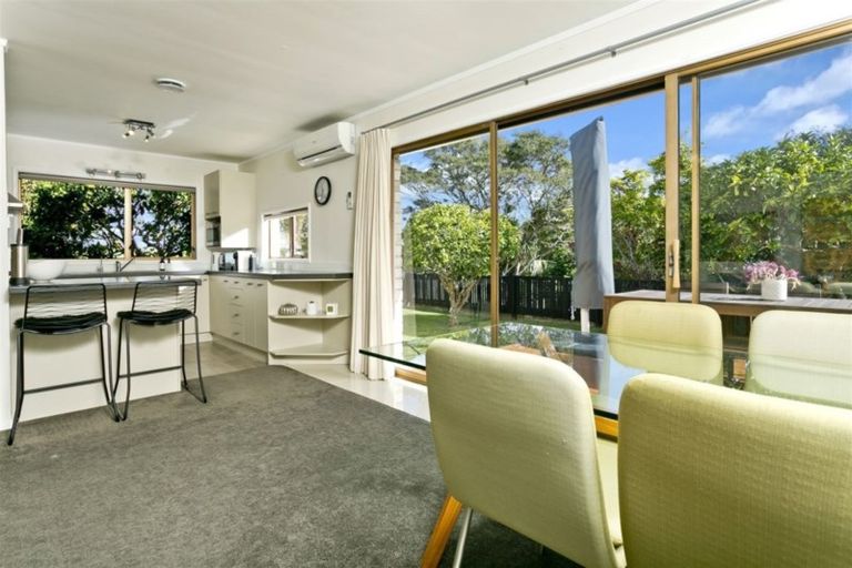 Photo of property in 2/31 Park Hill Road, Birkenhead, Auckland, 0626