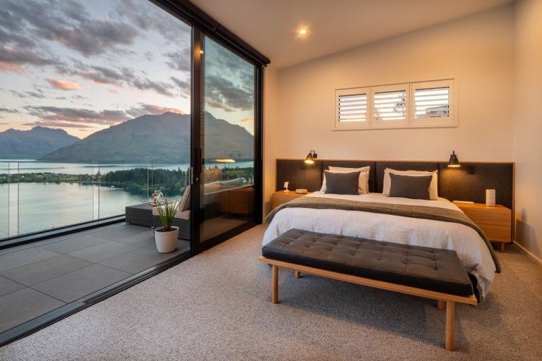 Photo of property in 92 Hensman Road, Queenstown, 9300