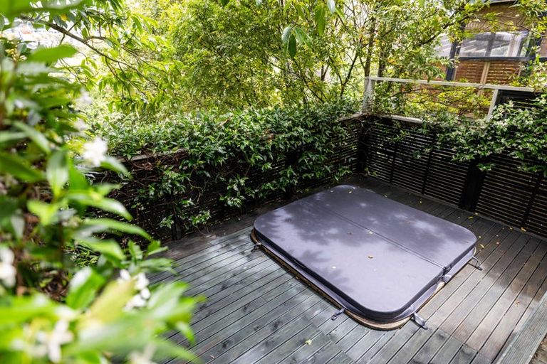 Photo of property in 104 Bassett Road, Remuera, Auckland, 1050